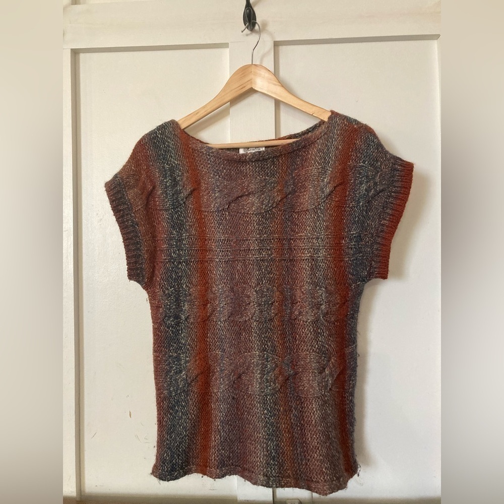 Fioreblu wool blend med in Italy Sweater M 48% Wool subtle rainbow colors
